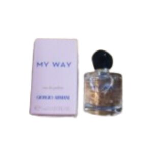Découvrez My Way 7 ml, l'eau de parfum femme aux notes florales élégantes. Format voyage pratique, parfum longue tenue idéal pour le quotidien.