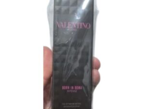 Valentino Uomo Born In Roma Intense 15 ml : eau de parfum homme intense et sensuelle. Format voyage pratique pour profiter de votre fragrance Valentino partout